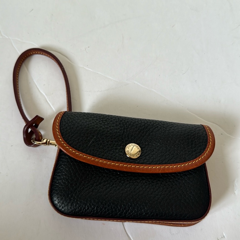 Dooney & Bourke wristlet